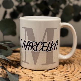 Jak začít den stylově? ☕ S hrnečkem, který je jen a jen váš! 💖 Vyberte si své jméno, barvu a vytvořte si dokonalého...